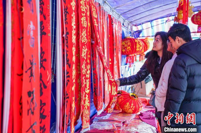 為何說春節(jié)是蘊(yùn)含詩意的節(jié)日？