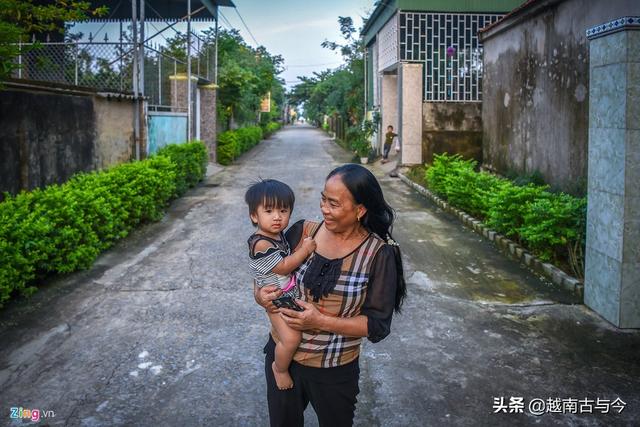 越南河靜省鄉(xiāng)村：偷渡者建造豪宅別墅，里面生活著一群“活寡婦”