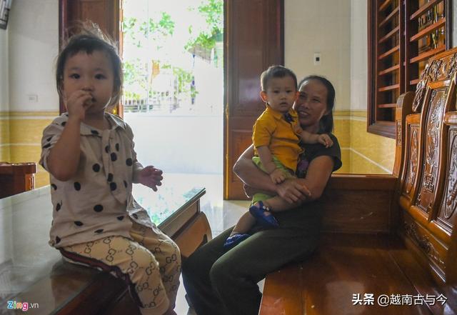 越南河靜省鄉(xiāng)村：偷渡者建造豪宅別墅，里面生活著一群“活寡婦”