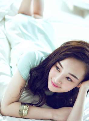 校花美女寫真圖片大全(清純可愛美女高清迷人寫真，?；ò僮儦赓|迷人美照)
