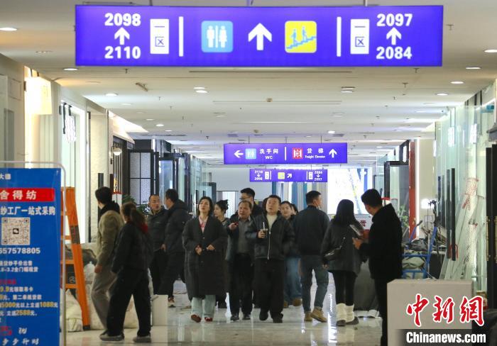 （新春走基層）中國輕紡城節(jié)后開市：窗簾迭代 客商云集
