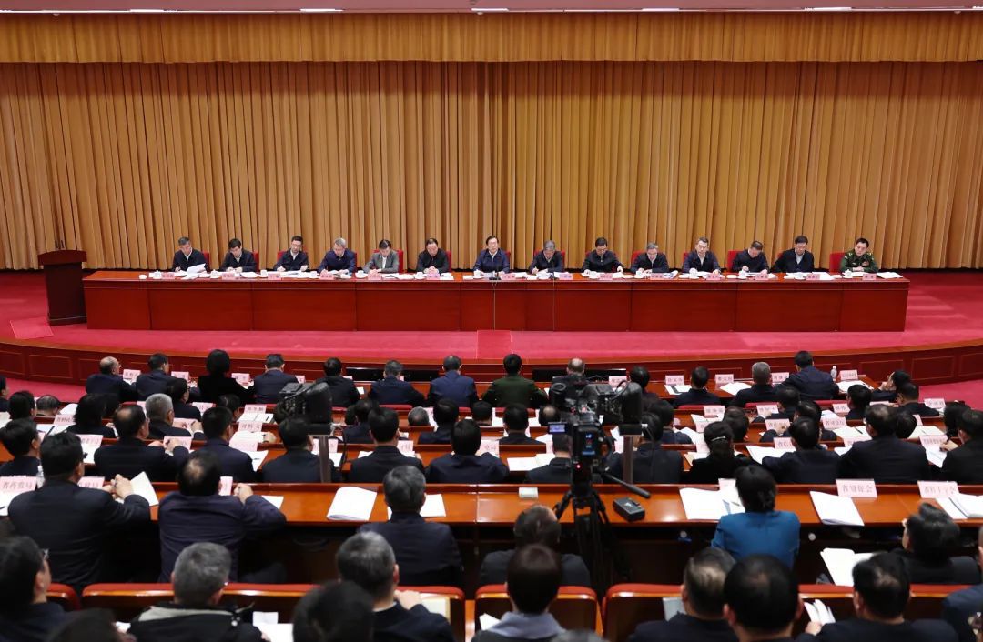 湖北省加快建成中部地區(qū)崛起重要戰(zhàn)略支點(diǎn)推進(jìn)大會(huì)舉行 王忠林講話 李殿勛主持