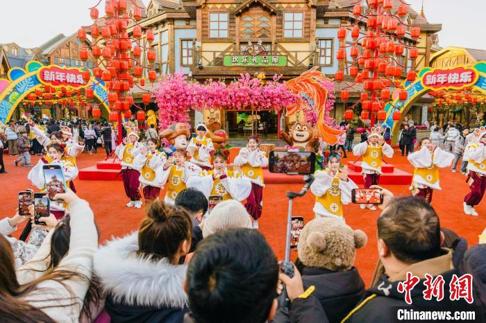 春節(jié)假期河南旅游吸金超305億元 夜游、冰雪游“出圈”