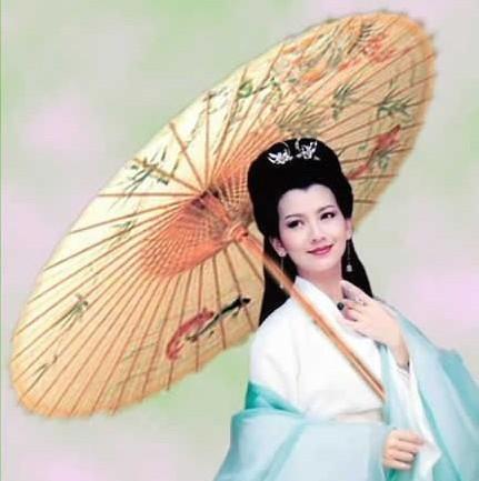 古裝劇美女撐傘的名場面，趙麗穎驚艷，而她像畫中走出來的仙子