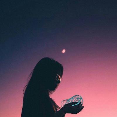唯美有意境的女生微信背影頭像高清