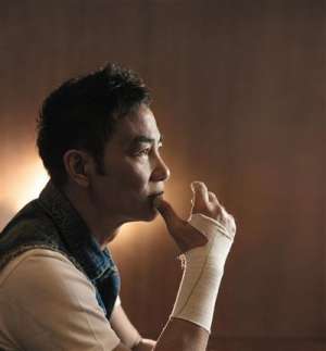 任達(dá)華：我不會(huì)退休 拍戲?qū)ξ叶跃褪窍硎? /></a>
							<div   id=