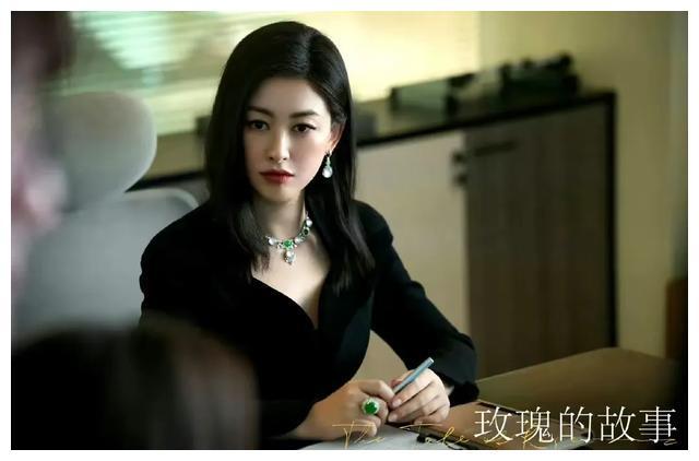 翹臀女王，性感尤物！秘書中的天花板！真乃人間極品