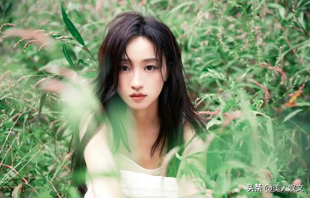 江蘇盛產(chǎn)美女！來(lái)自江蘇的20位女星，個(gè)個(gè)如花似玉，楚楚動(dòng)人