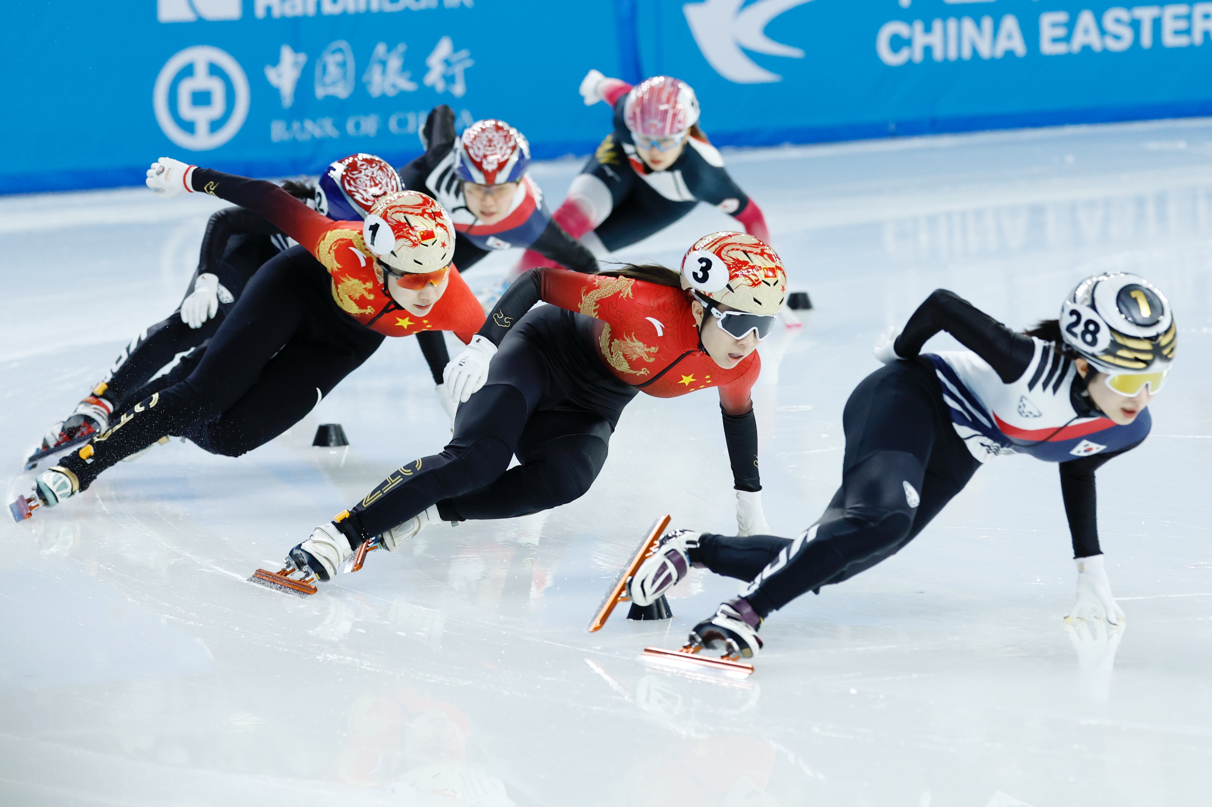 亞冬會(huì)短道速滑女子1500米決賽：韓國(guó)選手奪冠 中國(guó)隊(duì)收獲銀牌和銅牌