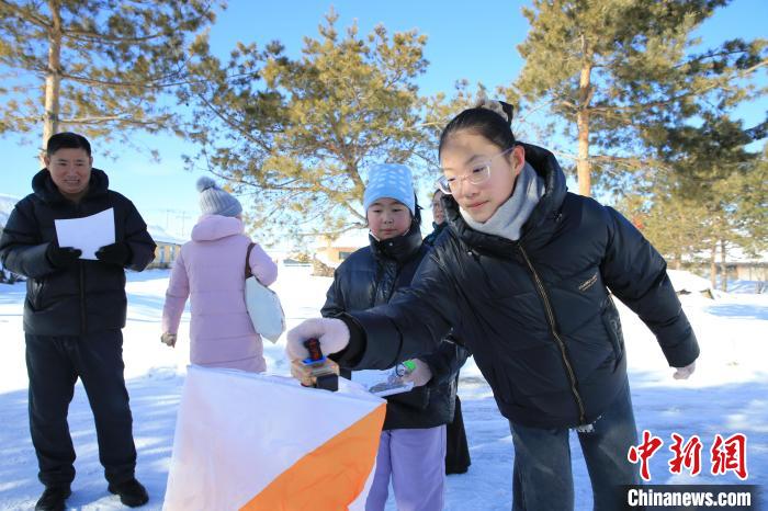 黑龍江伊春青少年體驗(yàn)冬季定向運(yùn)動(dòng) 盡享冰雪體育歡樂(lè)