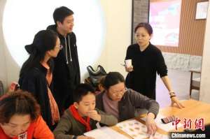 曹琛代表履職密碼：叩開(kāi)一扇門(mén)，打開(kāi)一顆心