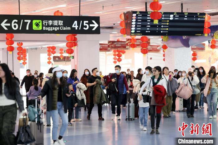 海南今年春運航班數(shù)量和旅客吞吐量均創(chuàng)新高