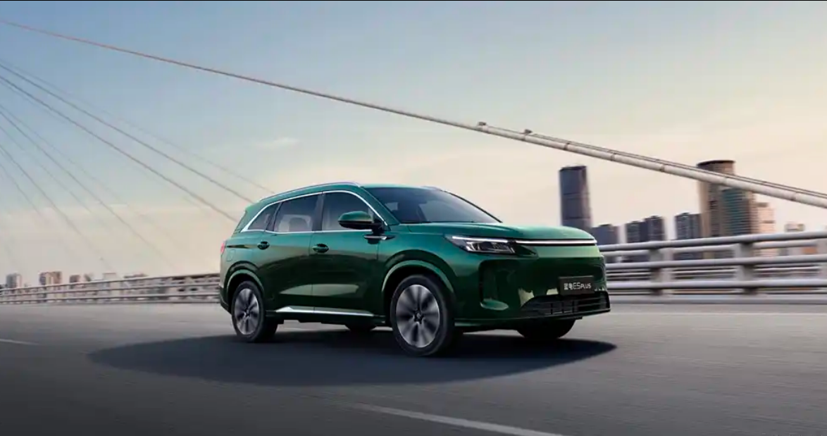 藍(lán)電E5 PLUS 165km長(zhǎng)續(xù)航版先享版的價(jià)格太無敵了！到手只用9.98萬