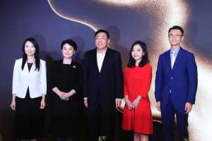 新世界發(fā)展與上海黃浦區(qū)人民政府簽訂戰(zhàn)略合作協(xié)議