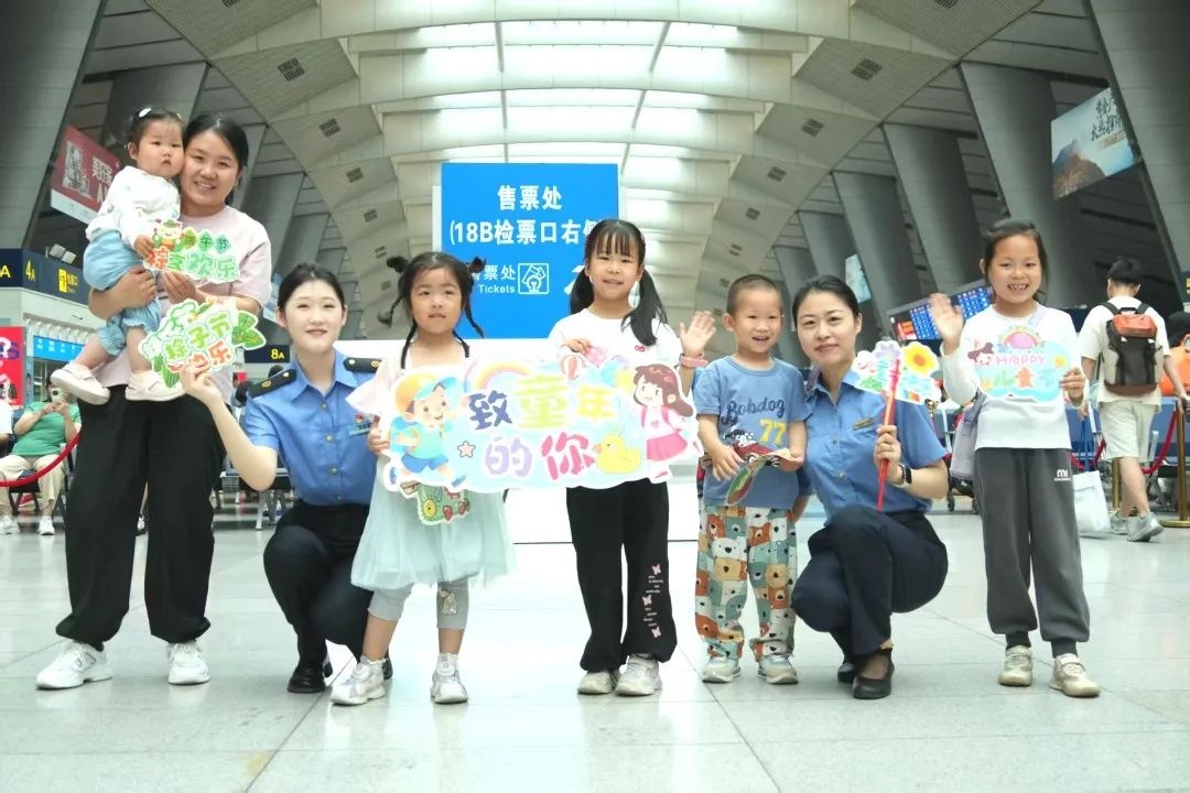 全國鐵路1000余個站車，廣泛開展“我的鐵路風(fēng)景：美好旅途 粽享端午”文化互動活動